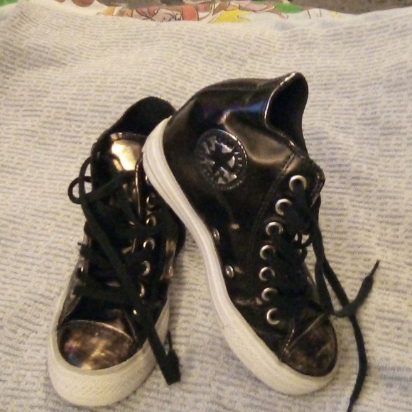 ladies converse sneakers